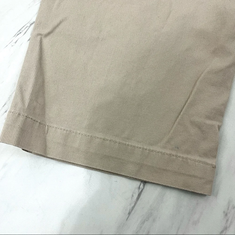 Uniqlo- Khaki Pants Size Medium_9